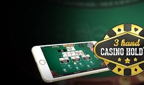 Tim slot demo bekerja dari kantor modern, fokus pada keamanan platform dan dukungan pelanggan
